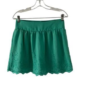 Stooshy Skirt Size M Green Eyelet Mini Skirt Scalloped Bottom Edge Lined Summer